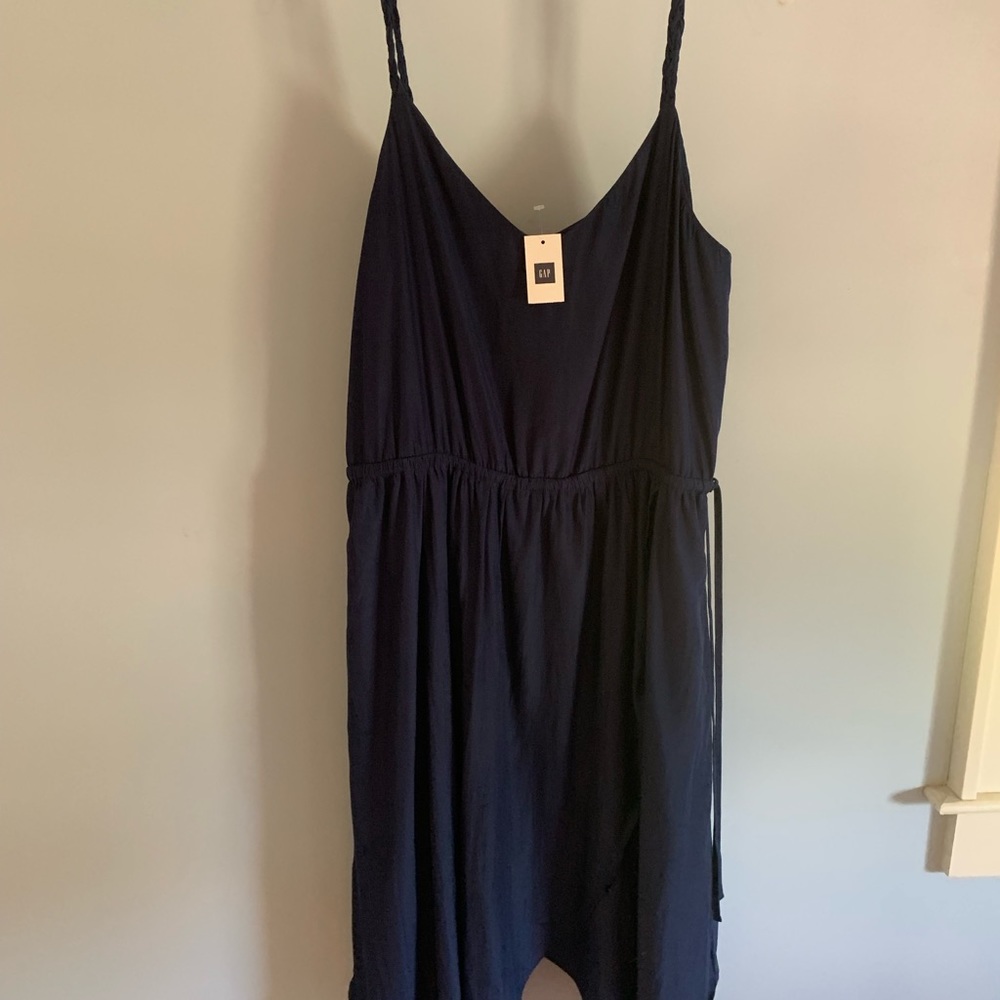 Women’s tops & dresses